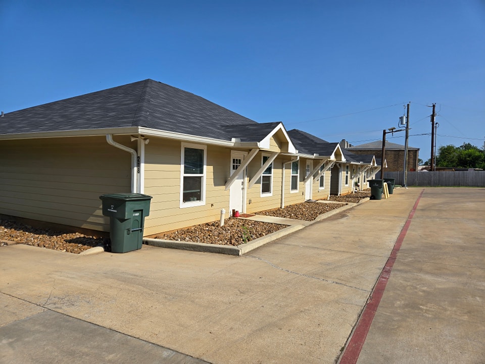 218 Parrott Drive - 102