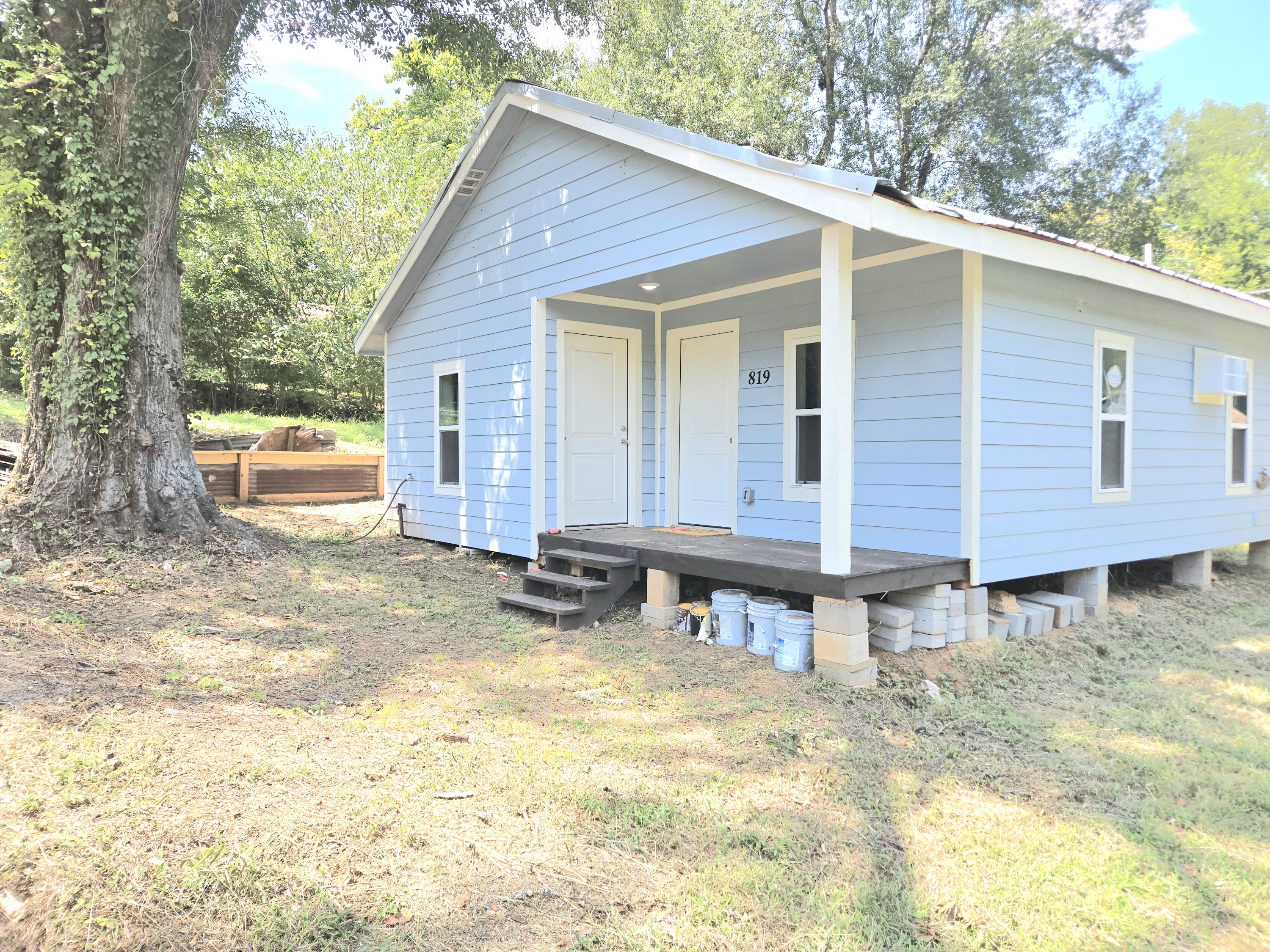 819 Gene Alley